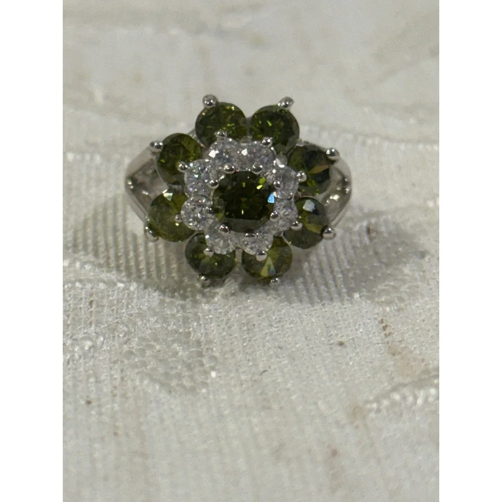 Vintage White Gold Tone Tiered Green Clear Flower Cluster Ring Size 8 SEE NOTE